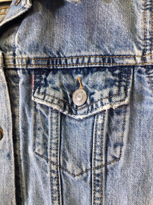 Levi Premium Denim Trucker Jacket Size Medium